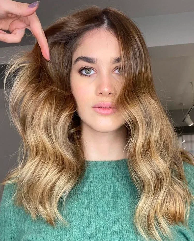 Degradé biondo e styling ondulato KOY'S